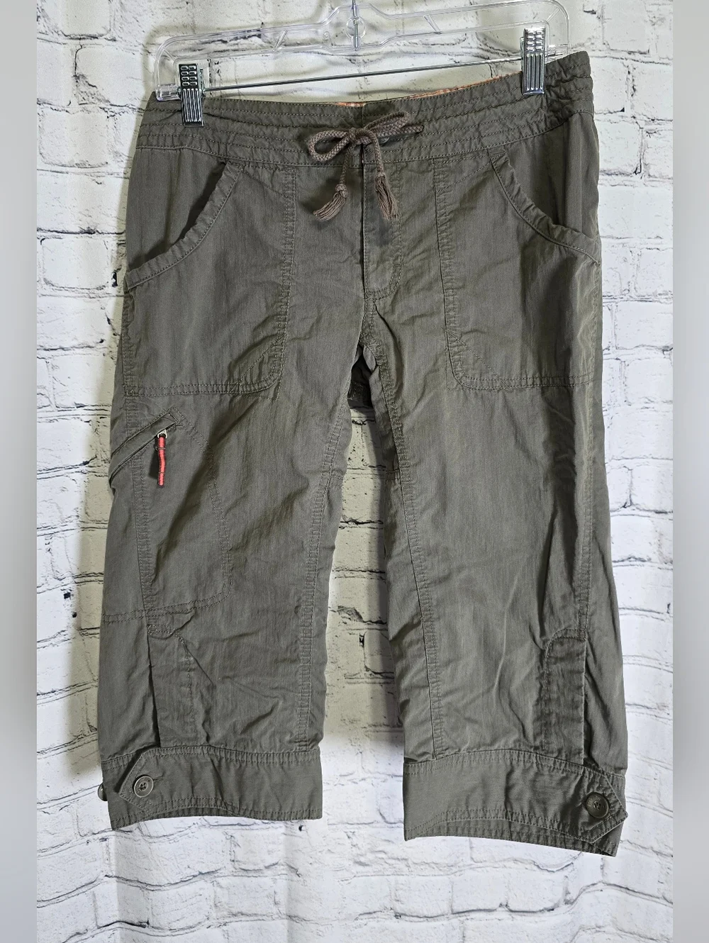 The North Face Olive Green/Gray Crop Cargo Pants Size 4‎